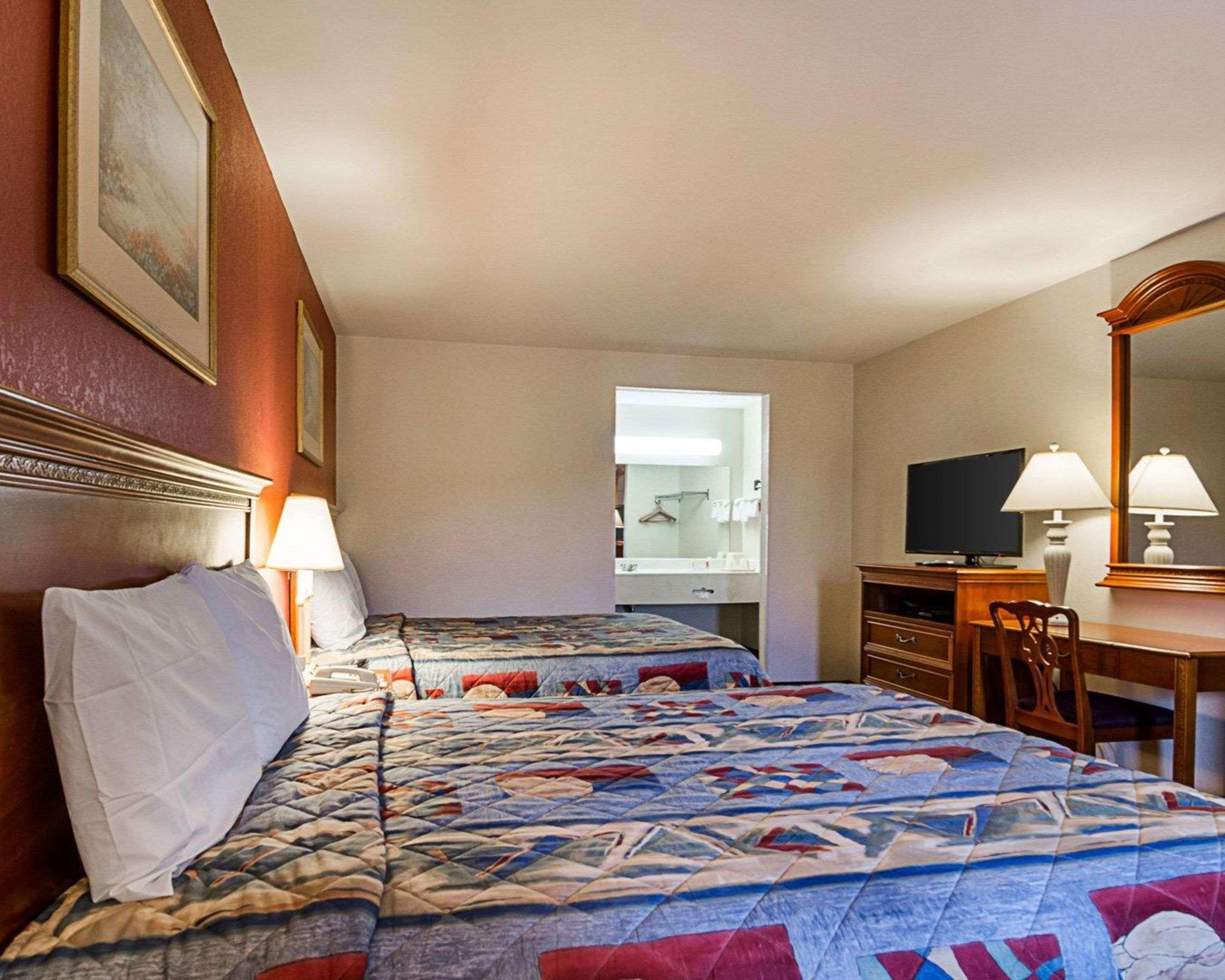 Econo Lodge Ричмънд Екстериор снимка